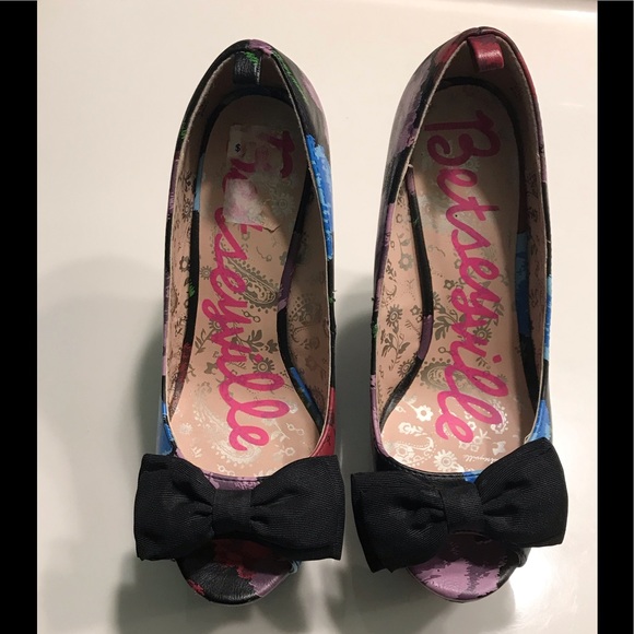 Betsey Johnson Shoes - Betseyville shoes
